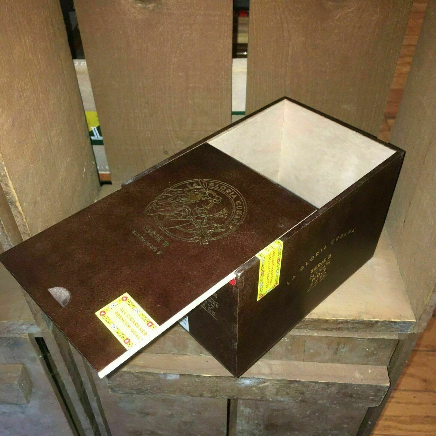 La Gloria Serie R No6 Empty Wooden Cigar Box 5x6.5x5