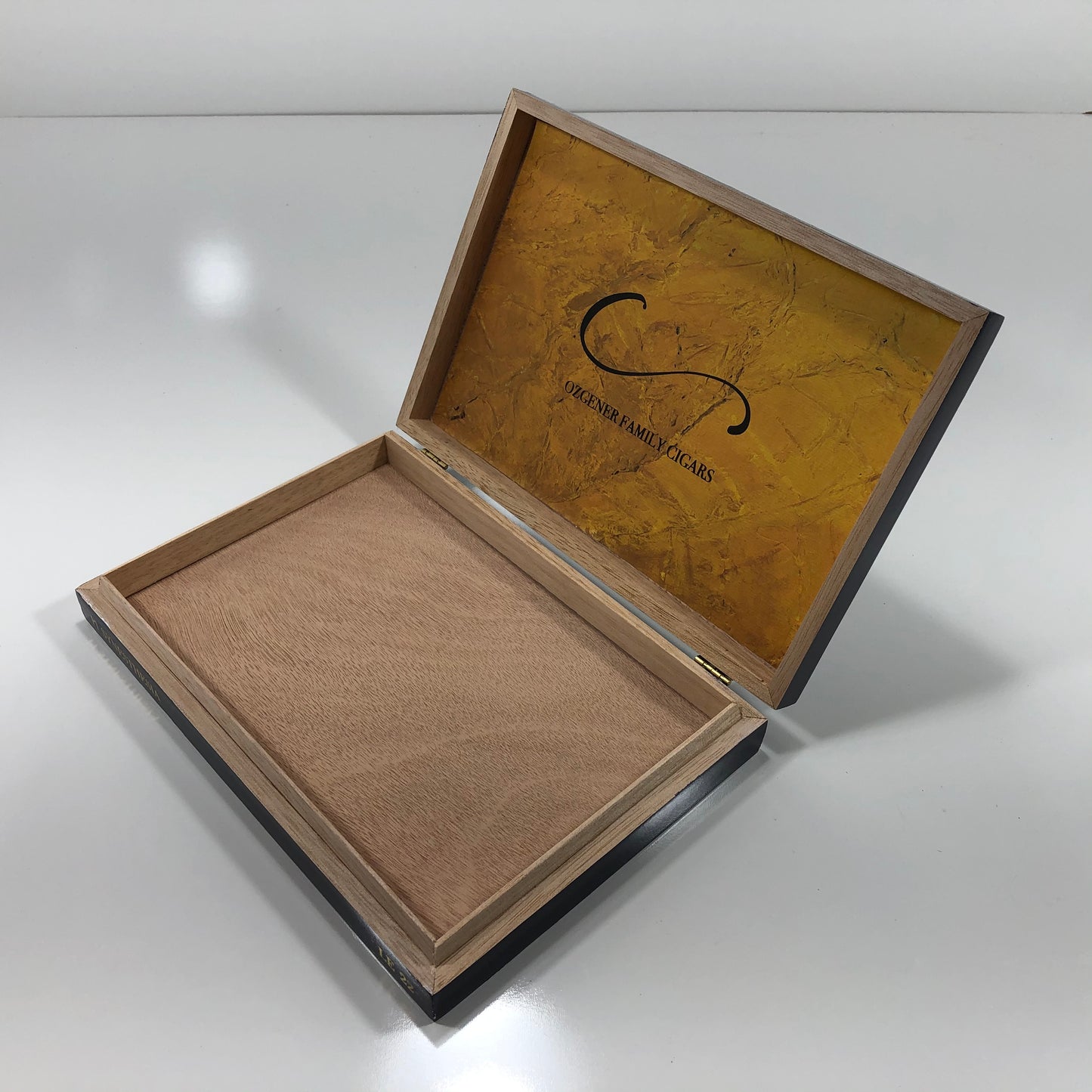 Ozgener LE22 Empty Wooden Cigar Box 10.25x7x1.5