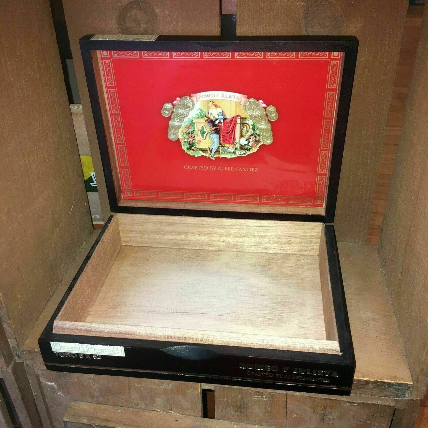 Romeo Y Julieta By Aj Fernandez Robusto Empty Wooden Cigar Box 9x6x2