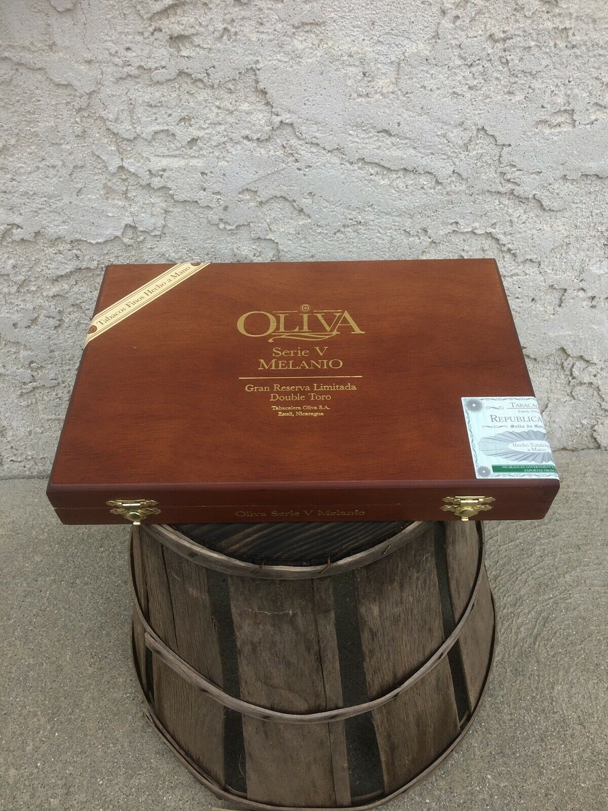 Oliva Serie V Melanio Double Toro Empty Wooden Cigar Box 10.5x7x1.5