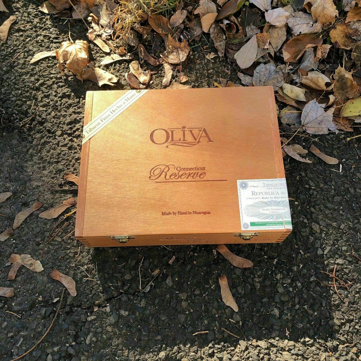 Oliva Reserve Connecticut Toro Empty Wooden Cigar Box 8.5x7x2.5