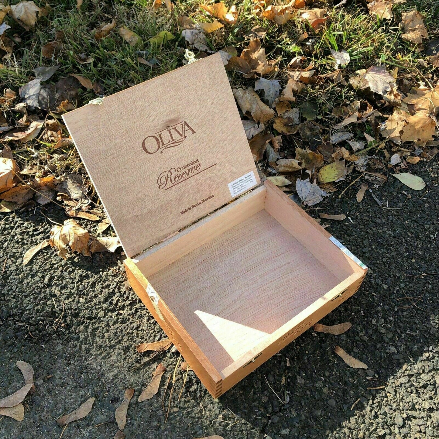 Oliva Reserve Connecticut Toro Empty Wooden Cigar Box 8.5x7x2.5