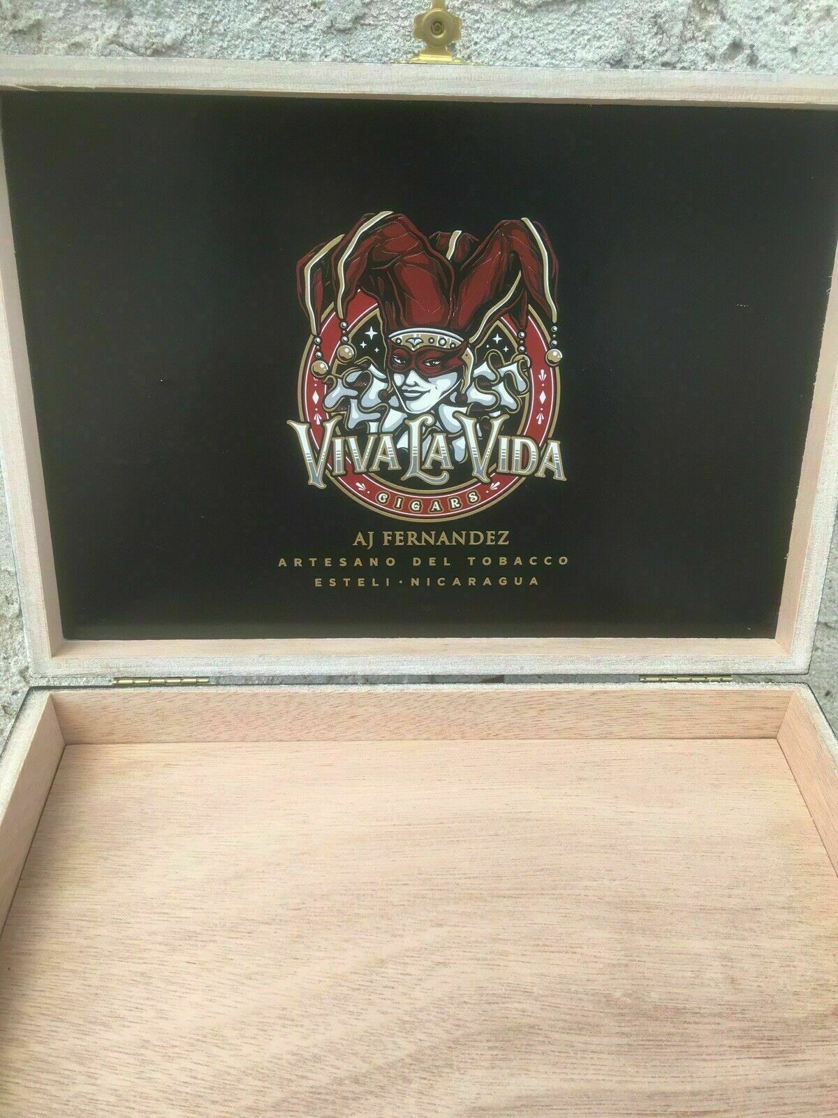 Viva La Vida Club 500 Exclusive Empty Wooden Cigar Box 10x7x1.75