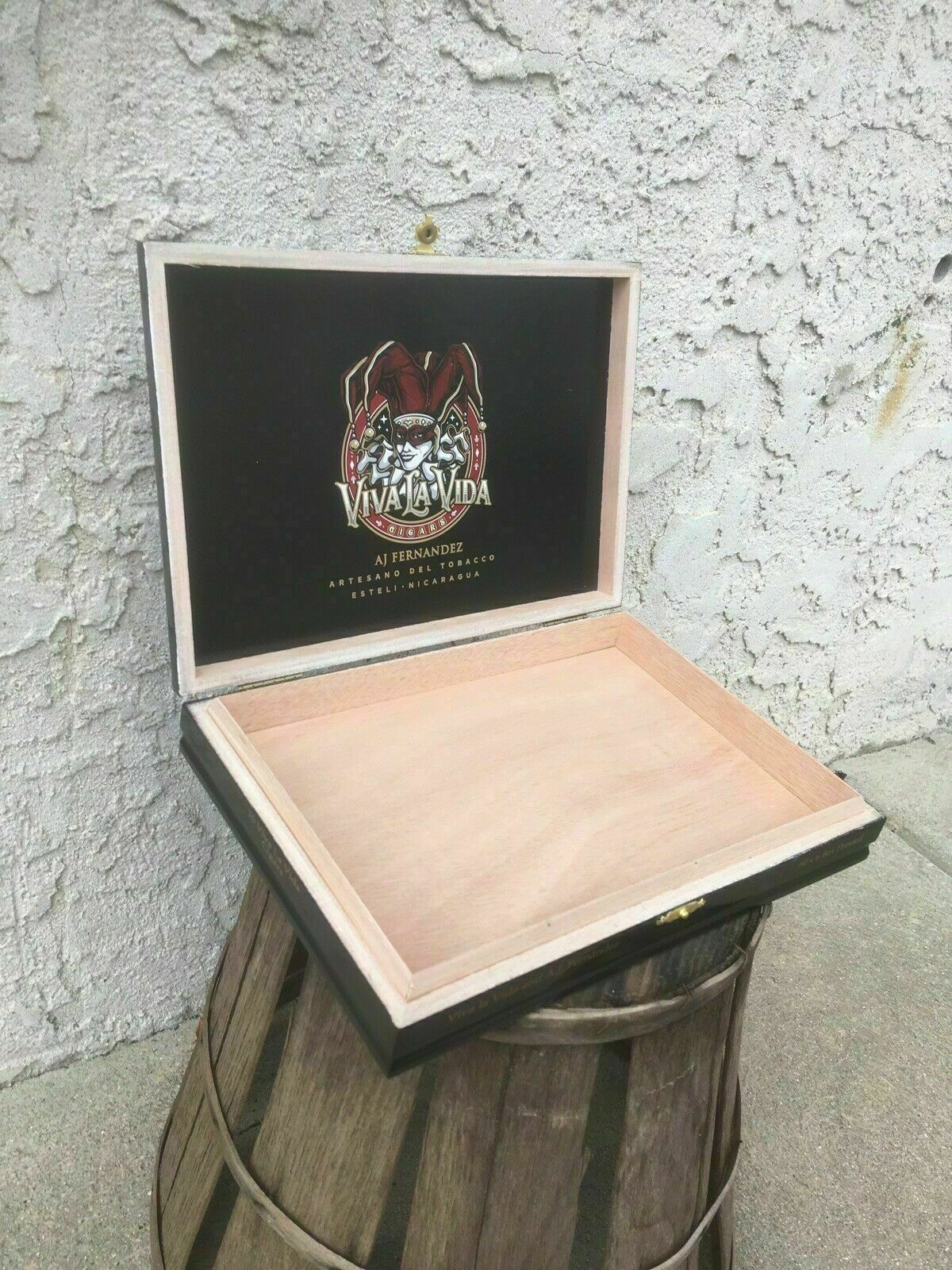 Viva La Vida Club 500 Exclusive Empty Wooden Cigar Box 10x7x1.75