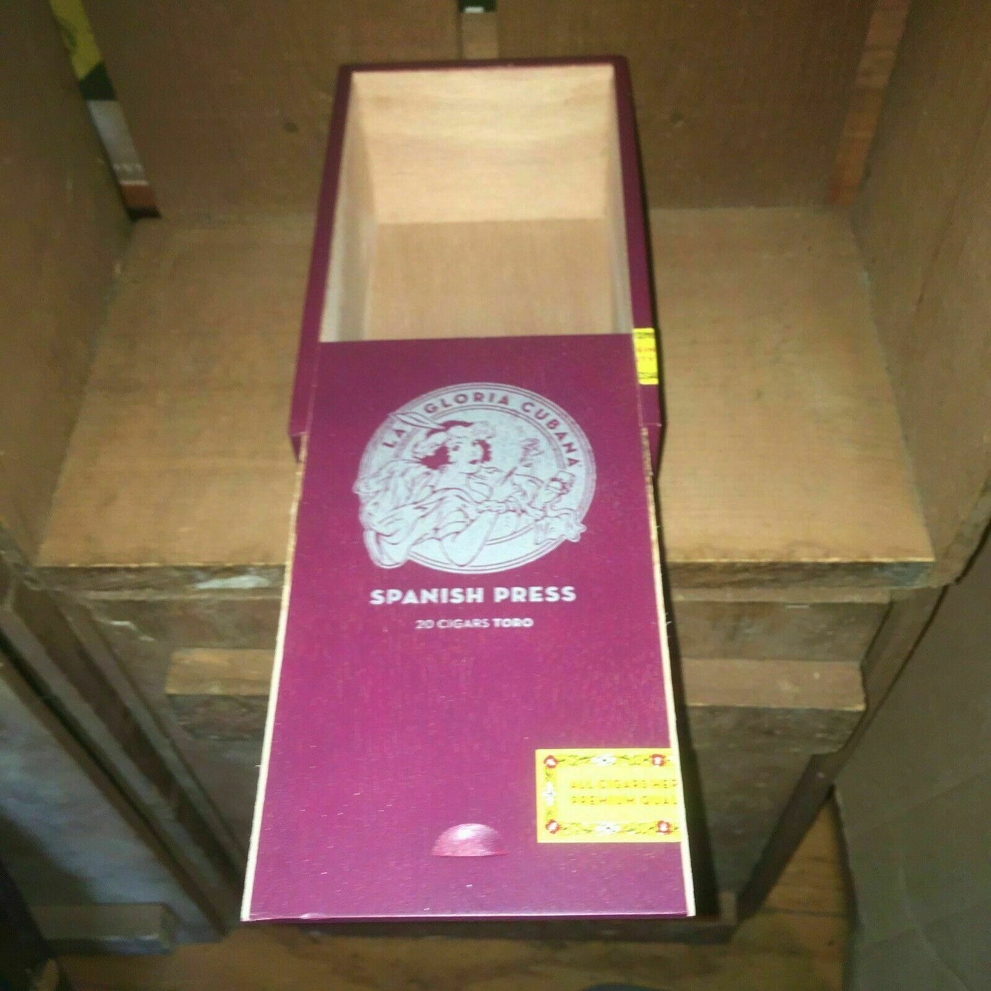 La Gloria Spanish Press Toro Empty Wooden Cigar Box 4.5x7x3