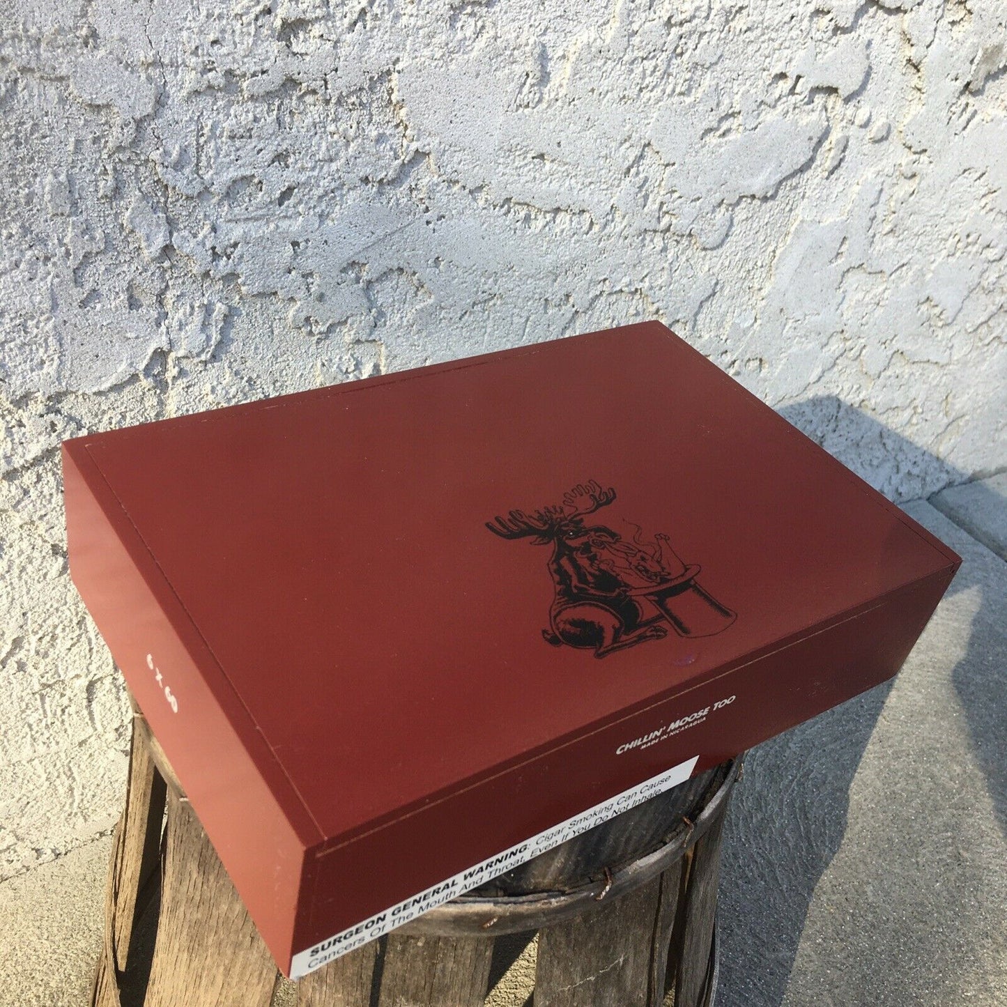 Chillin Moose Too Gigante Empty Wooden Cigar Box 10x6.5x2.5