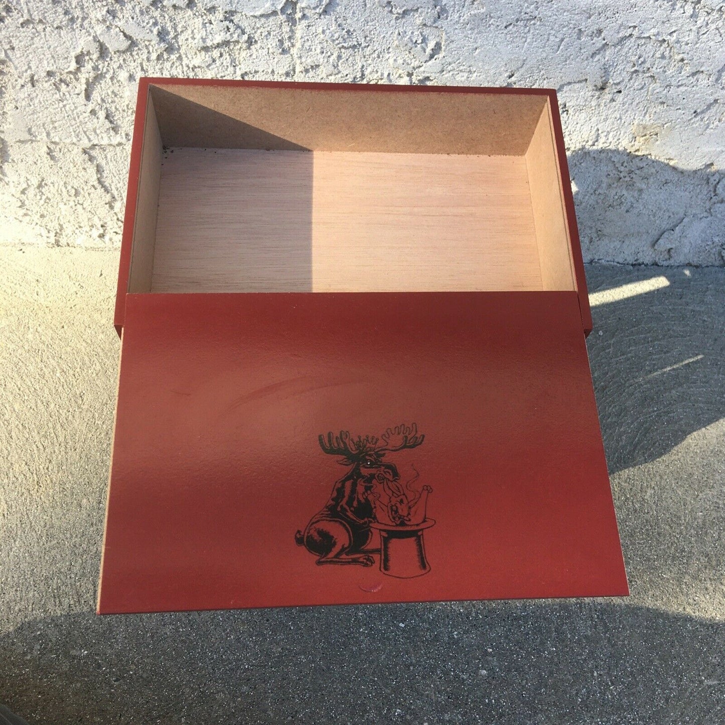 Chillin Moose Too Gigante Empty Wooden Cigar Box 10x6.5x2.5