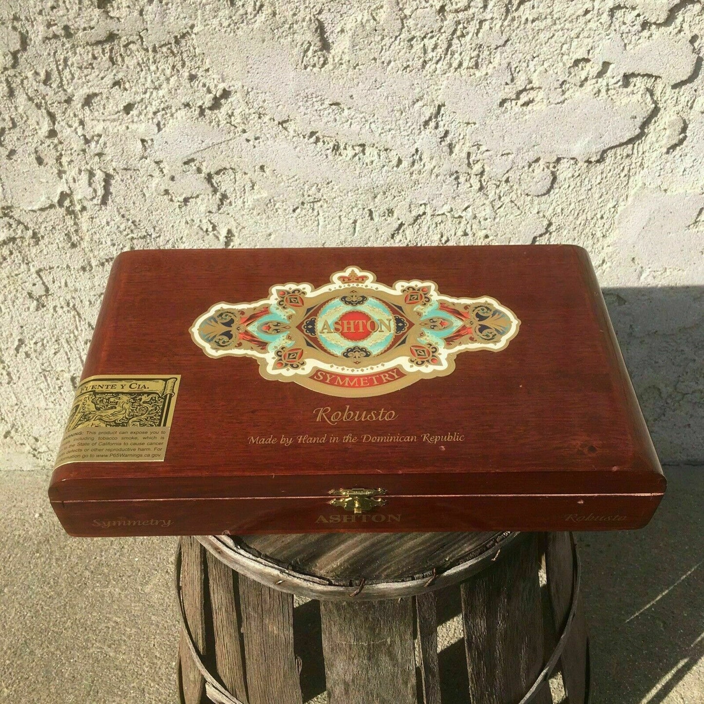 Ashton Symmetry Robusto Empty Wooden Cigar Box 11x6x2