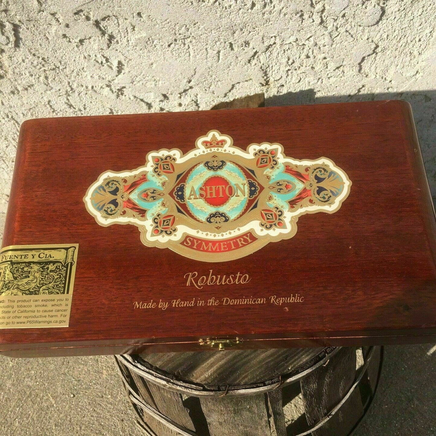 Ashton Symmetry Robusto Empty Wooden Cigar Box 11x6x2