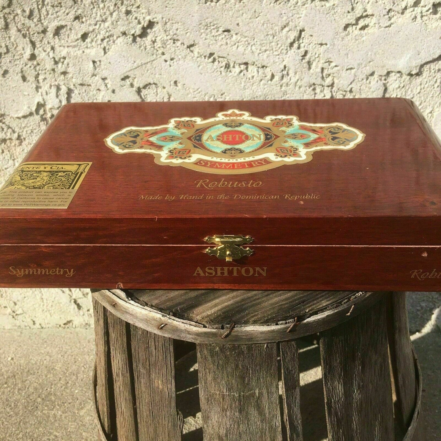 Ashton Symmetry Robusto Empty Wooden Cigar Box 11x6x2