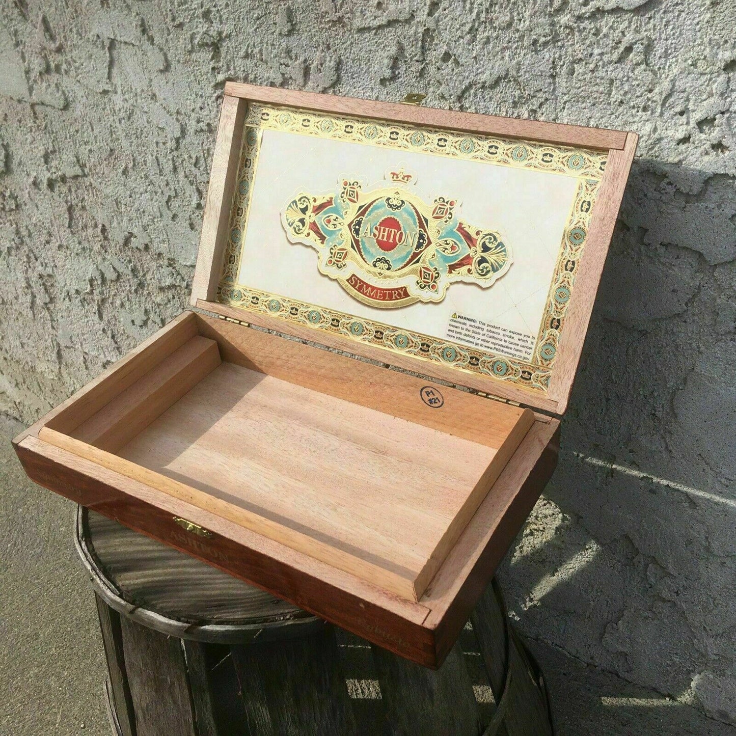 Ashton Symmetry Robusto Empty Wooden Cigar Box 11x6x2