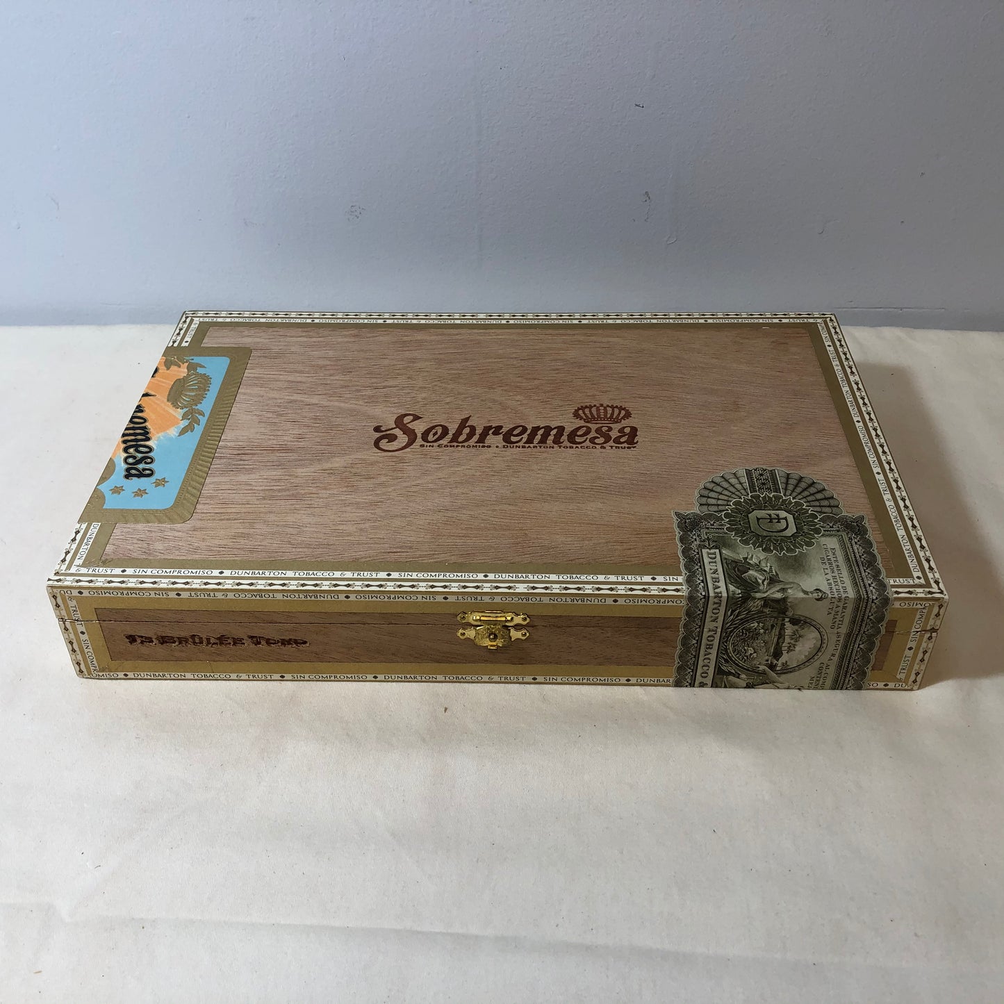 Dunbarton Sobremesa Solita Toro Empty Wooden Cigar Box 11.75x7.25x2