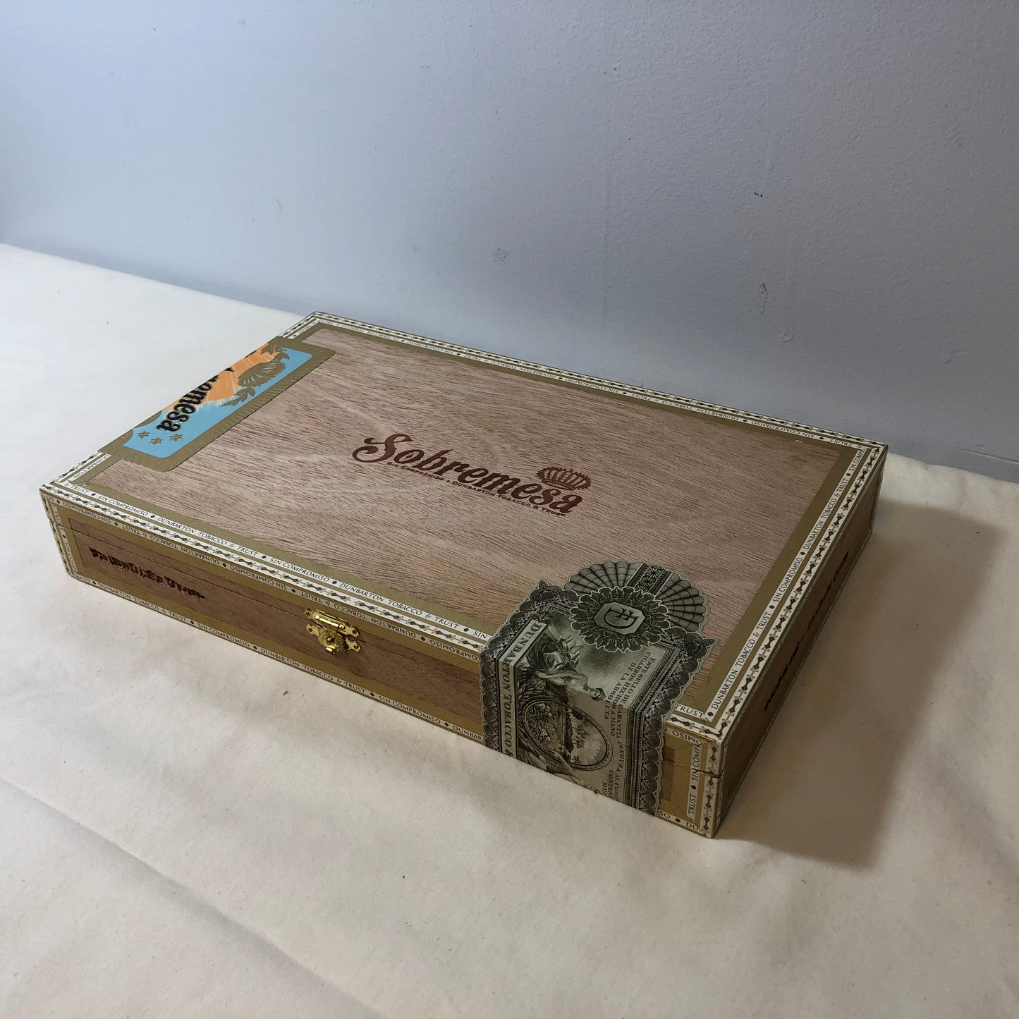 Dunbarton Sobremesa Solita Toro Empty Wooden Cigar Box 11.75x7.25x2