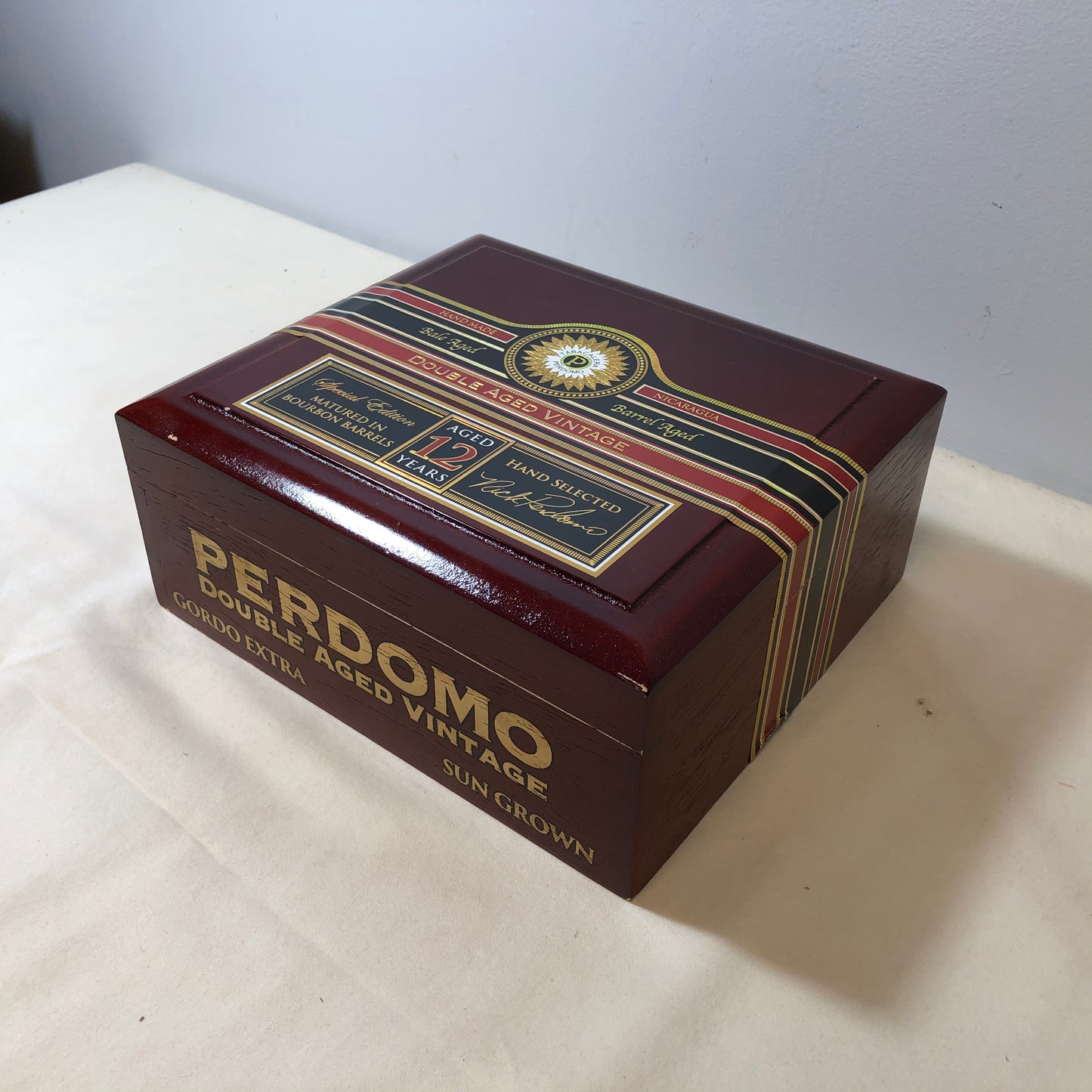 Perdomo Double Aged Vintage Sun Grown Gordo Empty Wooden Cigar Box 8.5x7.75x3.5