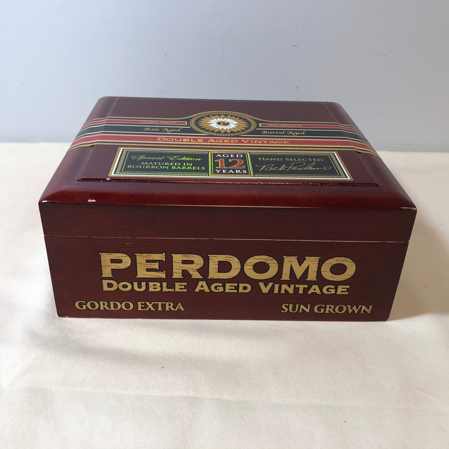 Perdomo Double Aged Vintage Sun Grown Gordo Empty Wooden Cigar Box 8.5x7.75x3.5