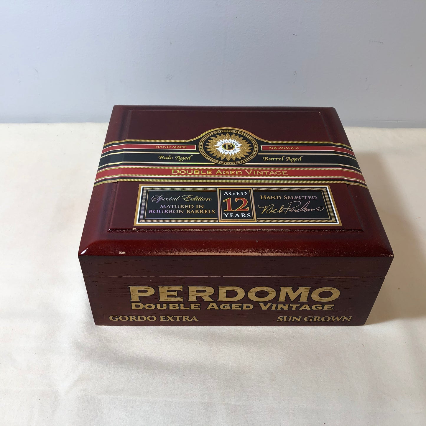 Perdomo Double Aged Vintage Sun Grown Gordo Empty Wooden Cigar Box 8.5x7.75x3.5