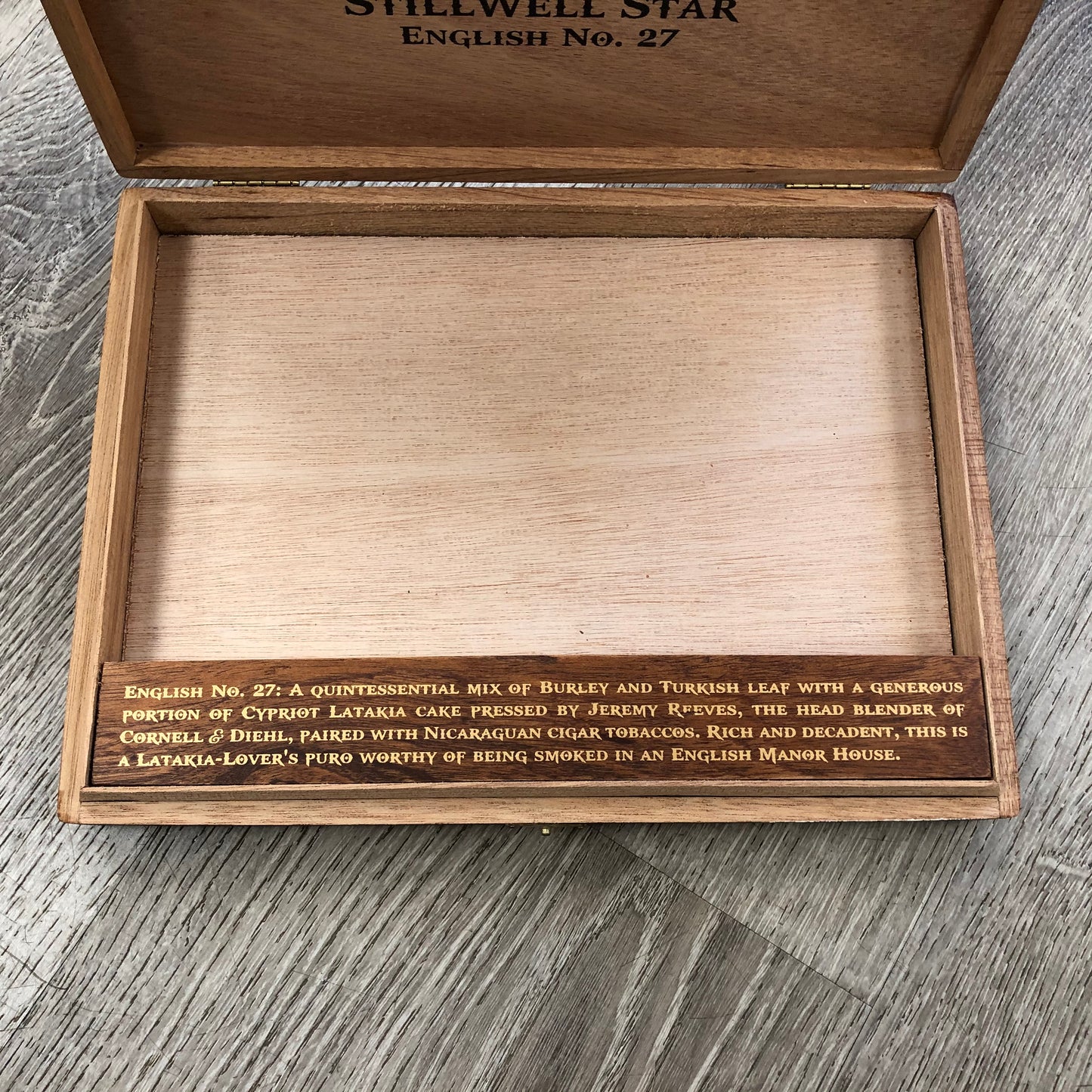 Dunbarton Stillwell Star English Empty Wooden Cigar Box 11.5x8.5x1.25