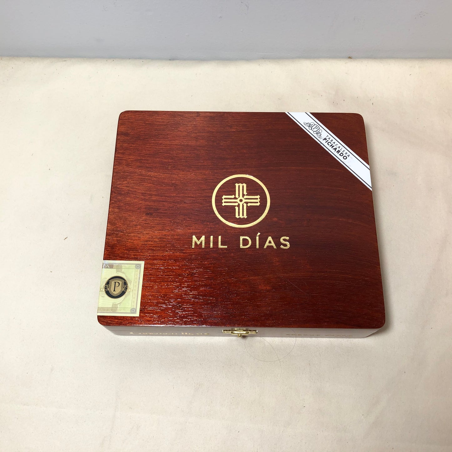 Mil Dias Corona Gorda Empty Wooden Cigar Box 8x7x1.75