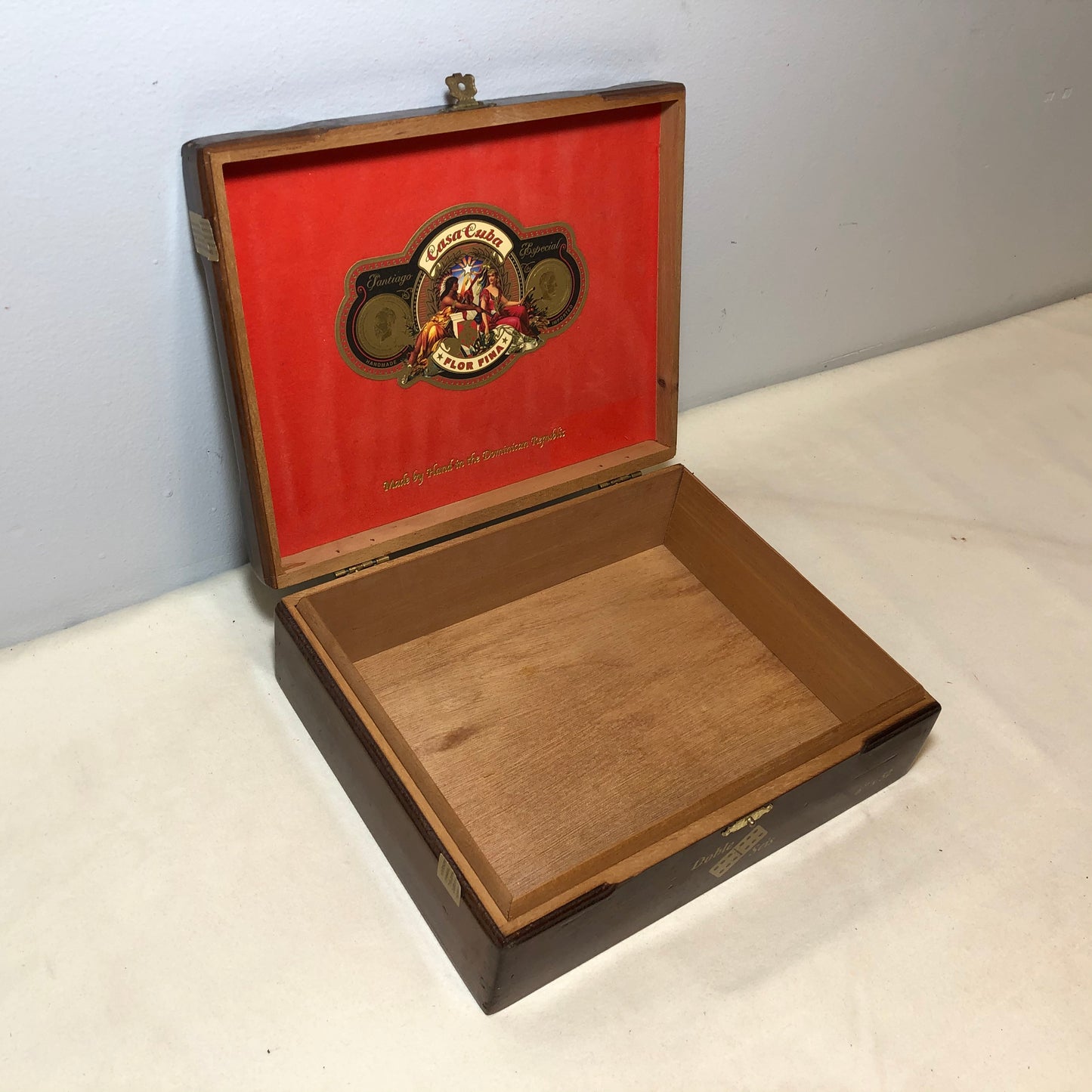 Arturo Fuente Casa Flor Fina Doble Seis Empty Wooden Cigar Box 8.75x7x2.75