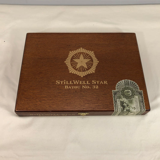 Dunbarton Stillwell Star Bayou No32 Empty Wooden Cigar Box 11.5x8.5x1.5