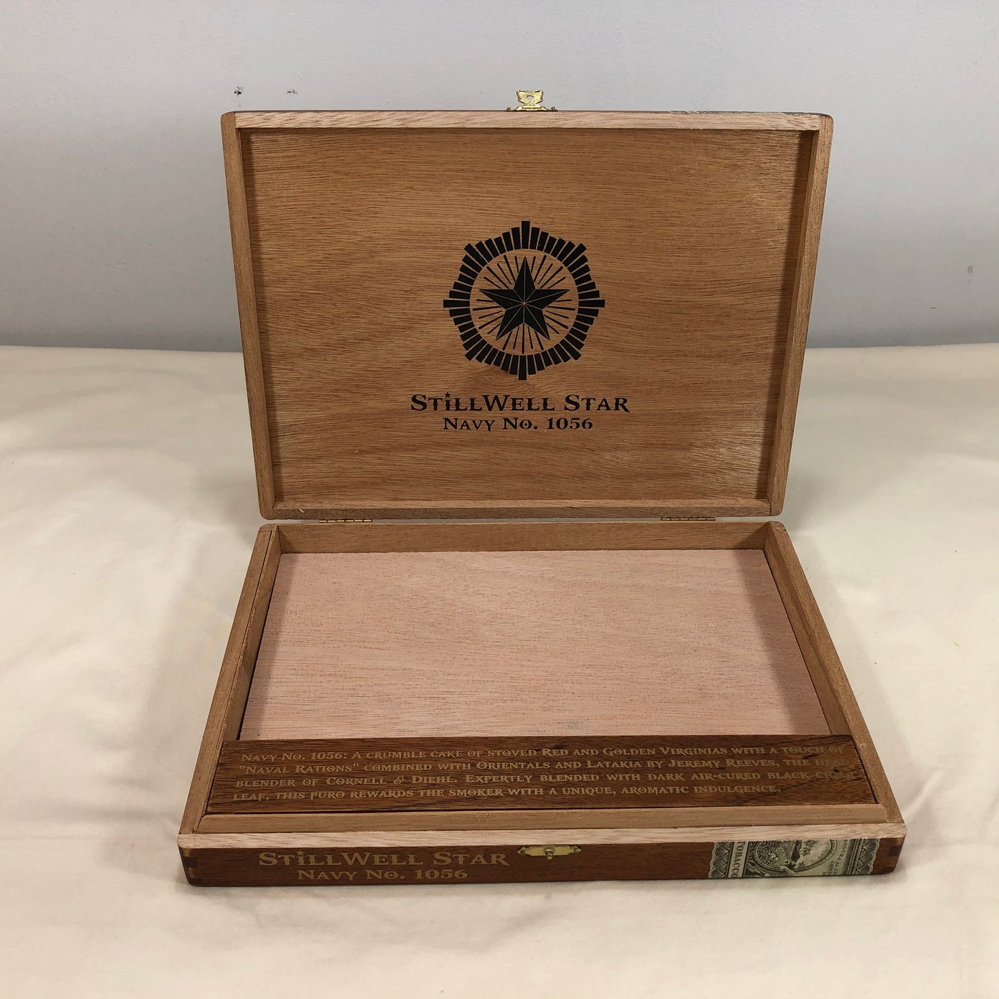 Dunbarton Stillwell Star Navy No1056 Empty Wooden Cigar Box 11.5x8.5x1.5