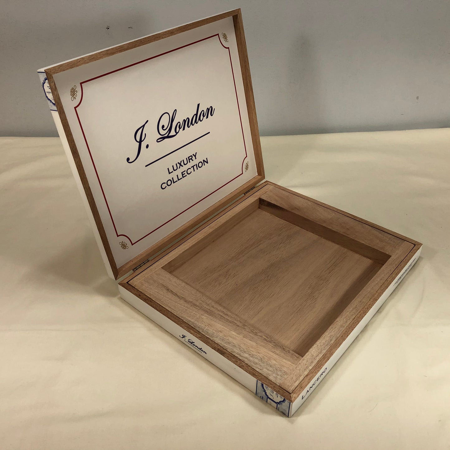 J London Luxury Collection Lancero Empty Wooden Cigar Box 11.25x9.5x1.5