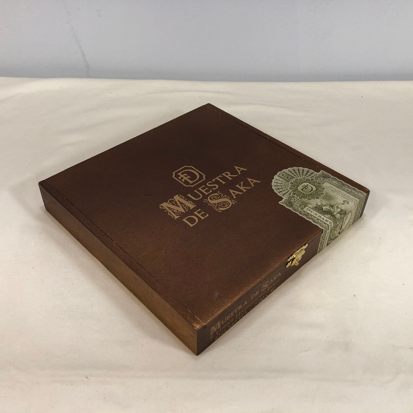 Muestra De Saka NLMTHA Empty Wooden Cigar Box 8.5x8.5x1.25