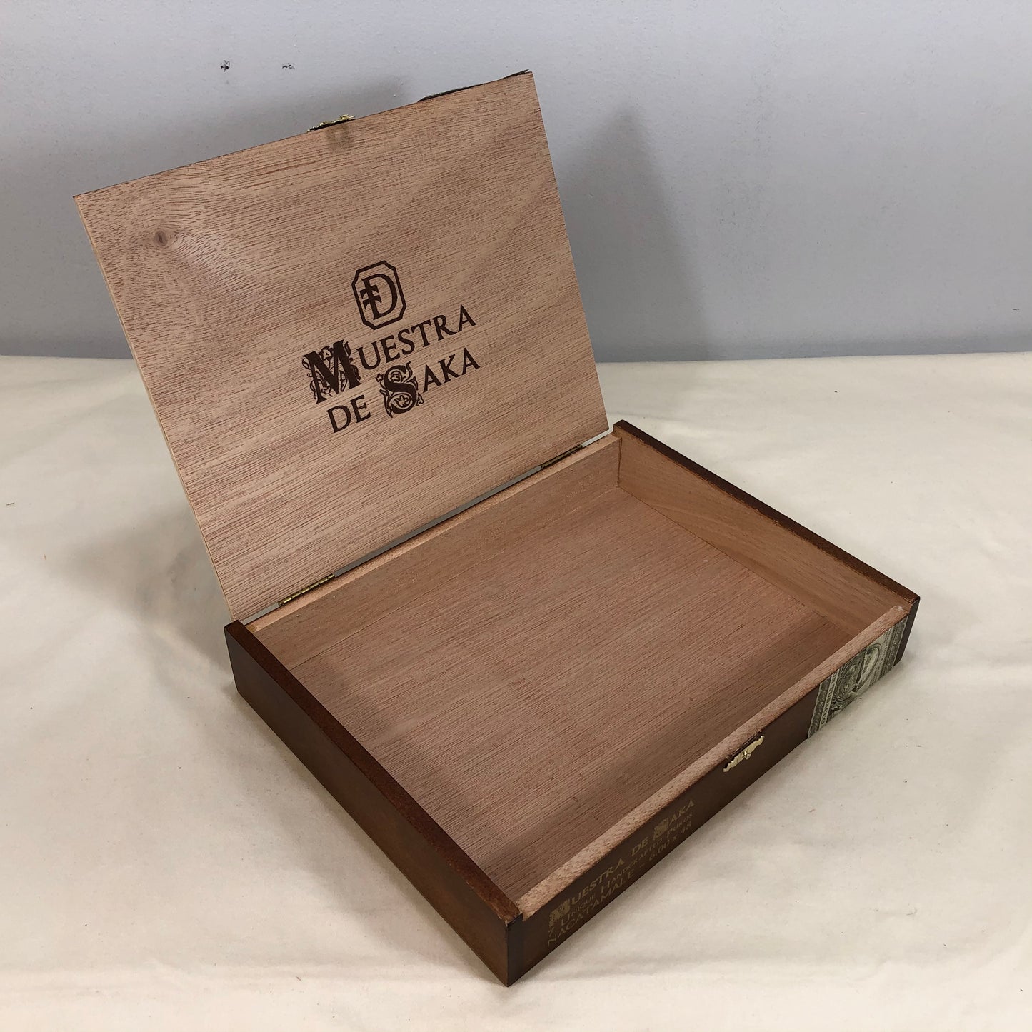 Muestra De Saka Nacatamale Empty Wooden Cigar Box 10x7.75x1.75