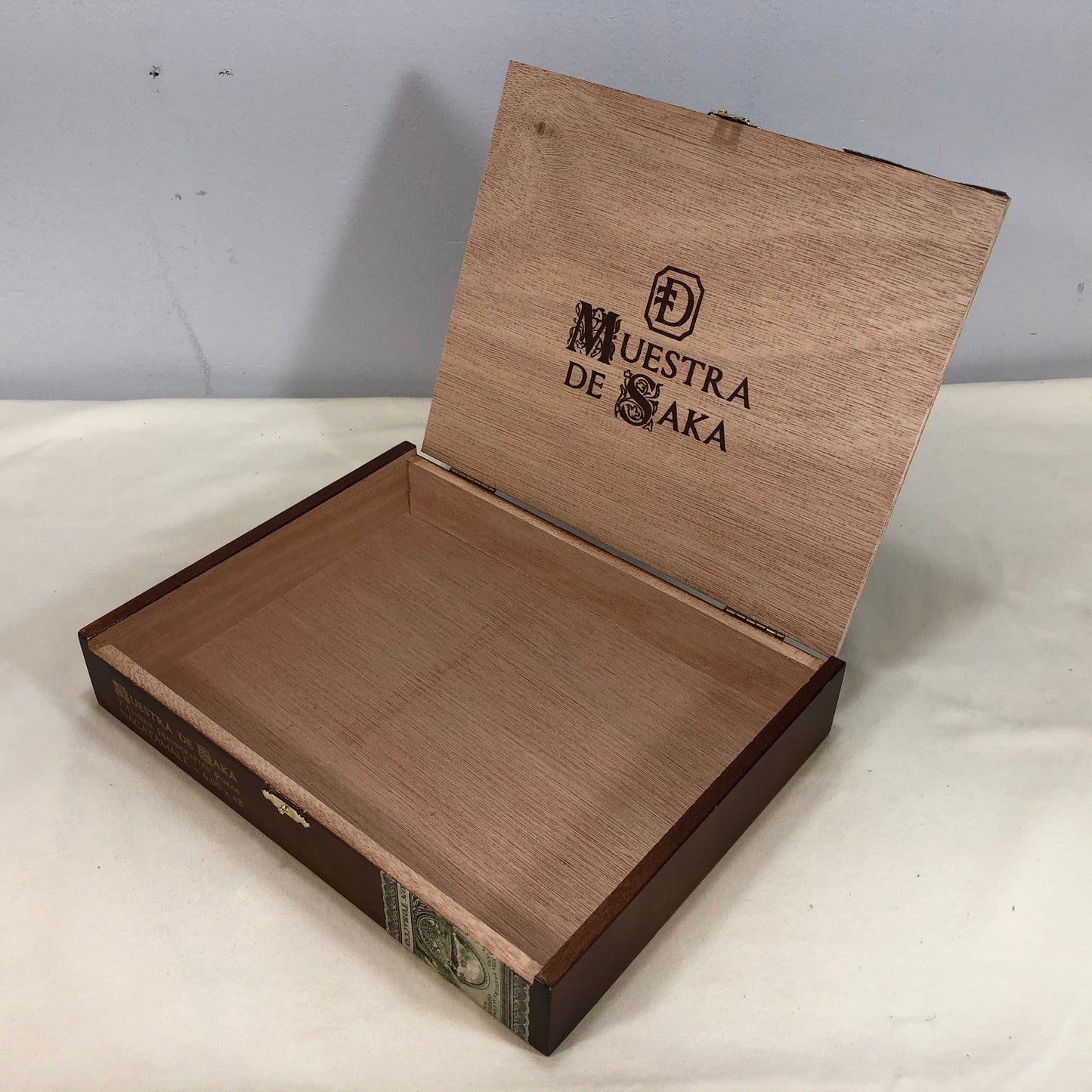 Muestra De Saka Nacatamale Empty Wooden Cigar Box 10x7.75x1.75