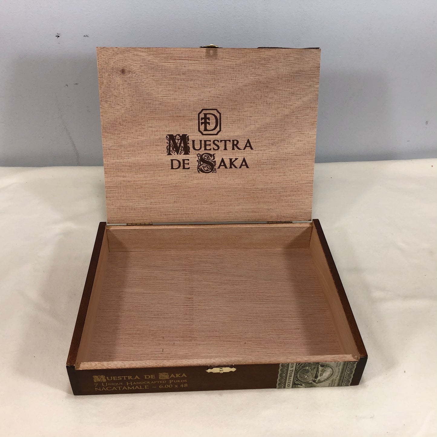 Muestra De Saka Nacatamale Empty Wooden Cigar Box 10x7.75x1.75