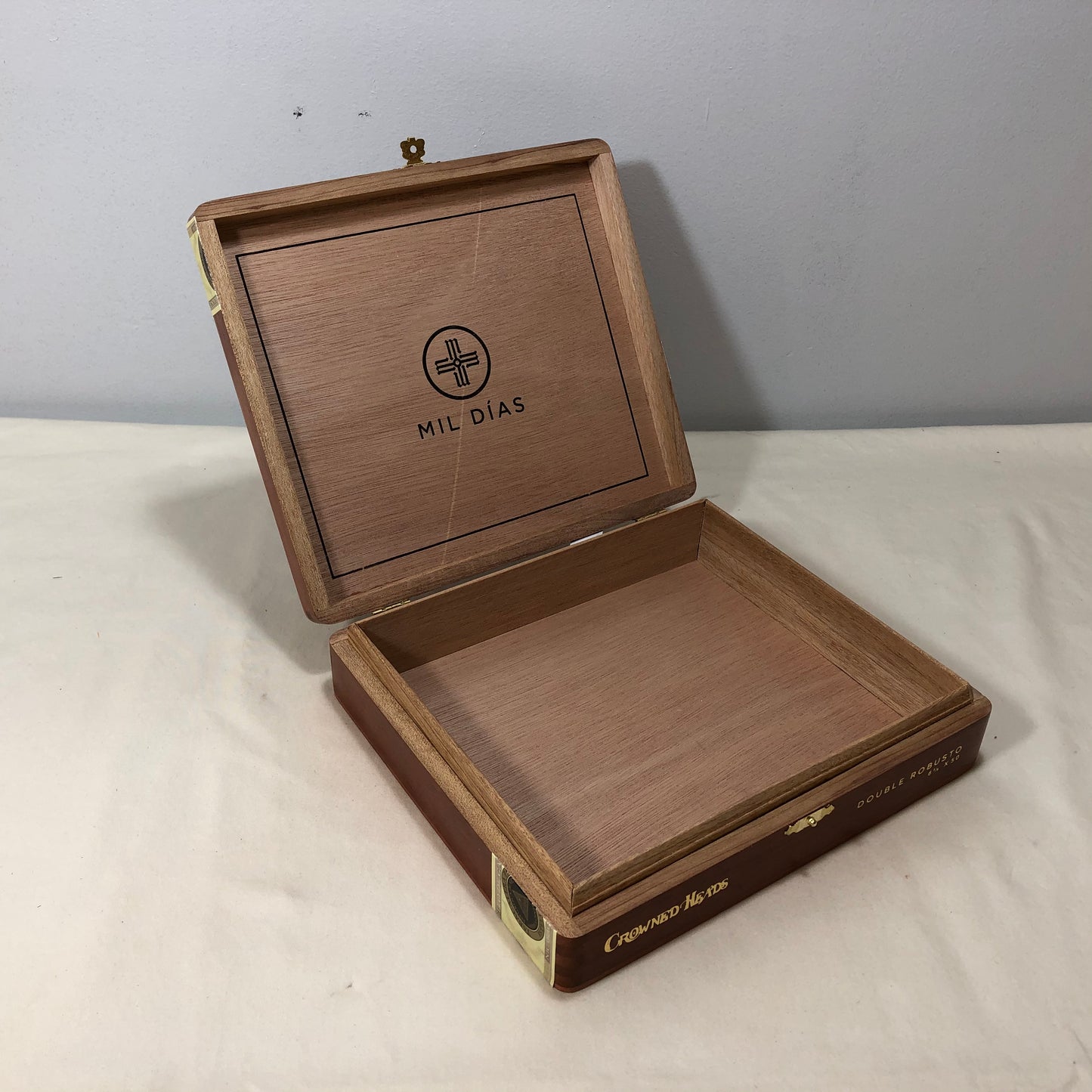 Mil Dias Double Robusto Empty Wooden Cigar Box 8.75x7.75x1.75