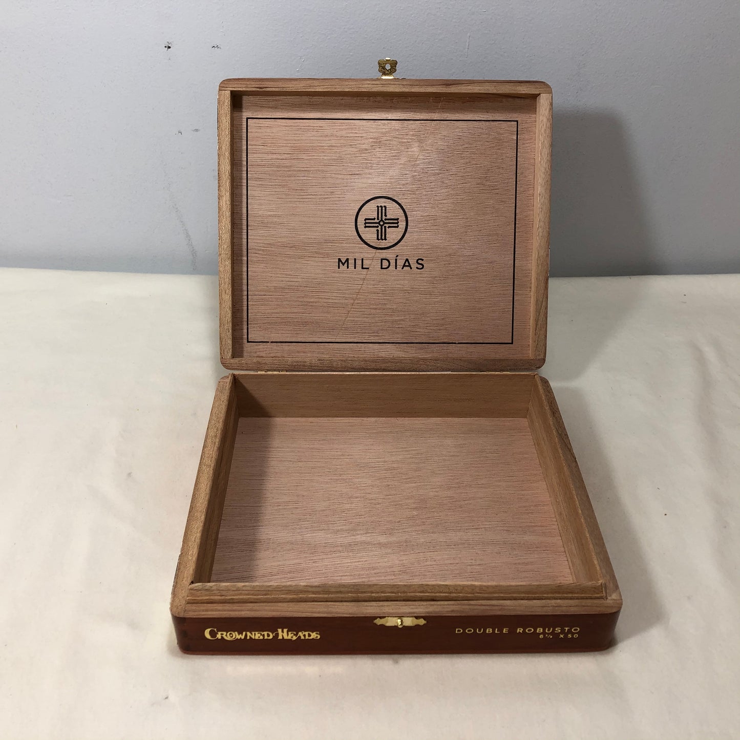 Mil Dias Double Robusto Empty Wooden Cigar Box 8.75x7.75x1.75