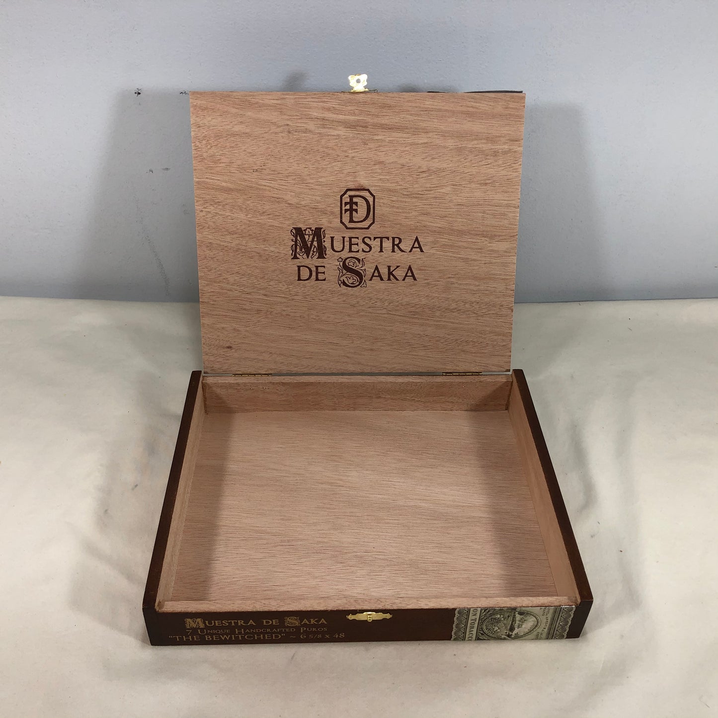 Muestra De Saka The Bewitched Empty Wooden Cigar Box 9.75x8x1.5