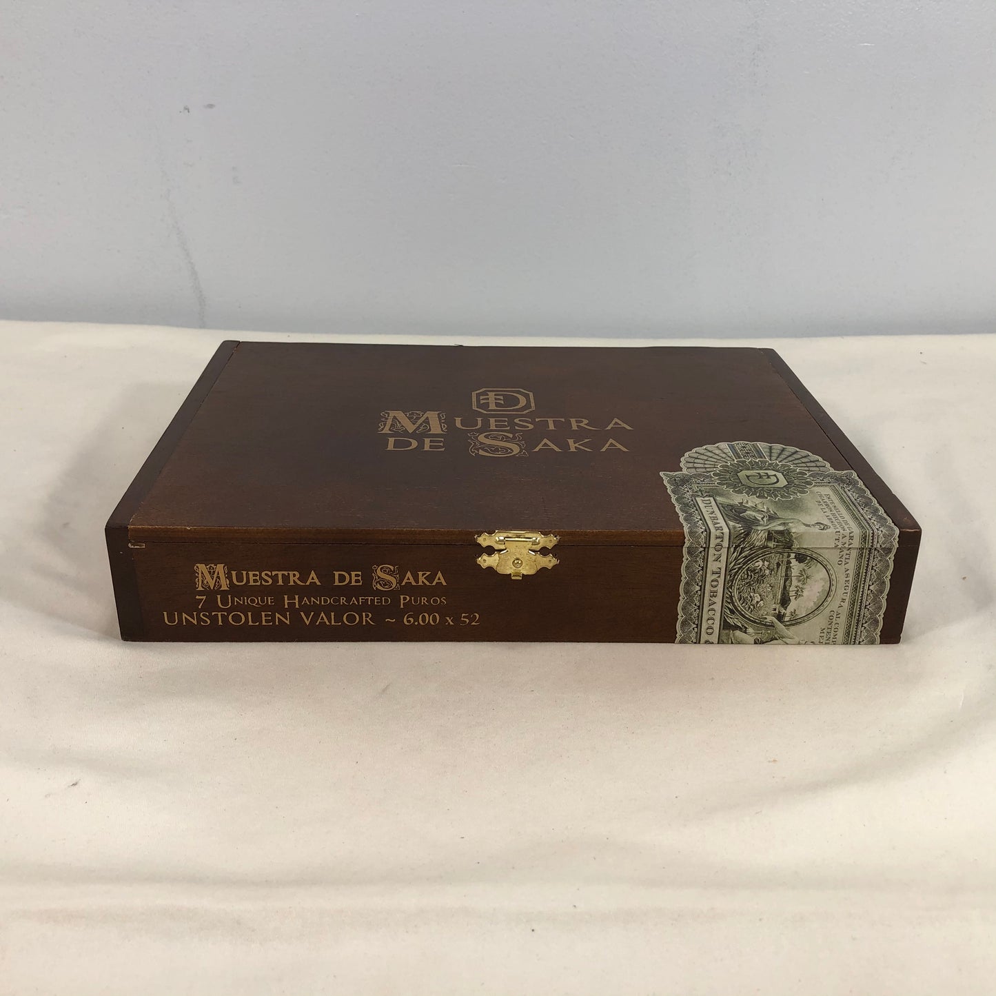 Muestra De Saka Unstolen Valor Empty Wooden Cigar Box 10x7.25x1.75