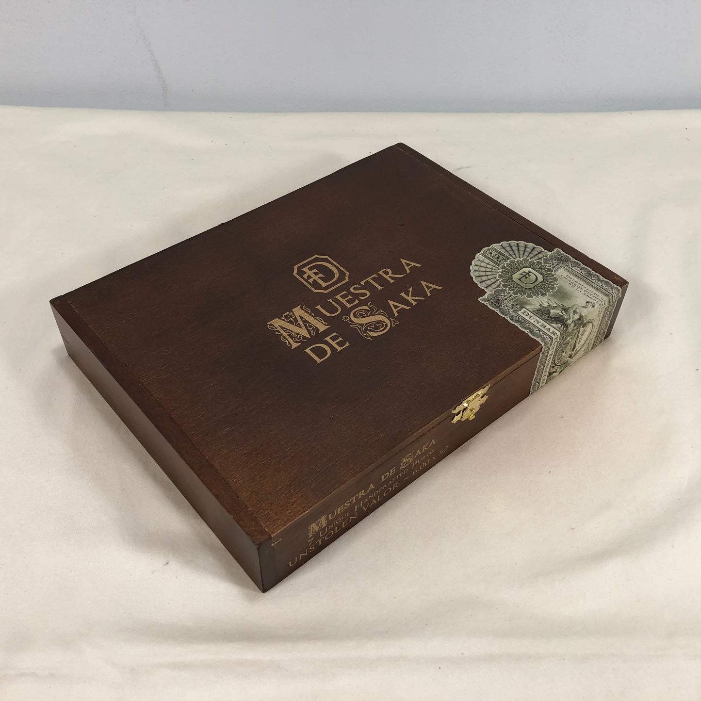 Muestra De Saka Unstolen Valor Empty Wooden Cigar Box 10x7.25x1.75