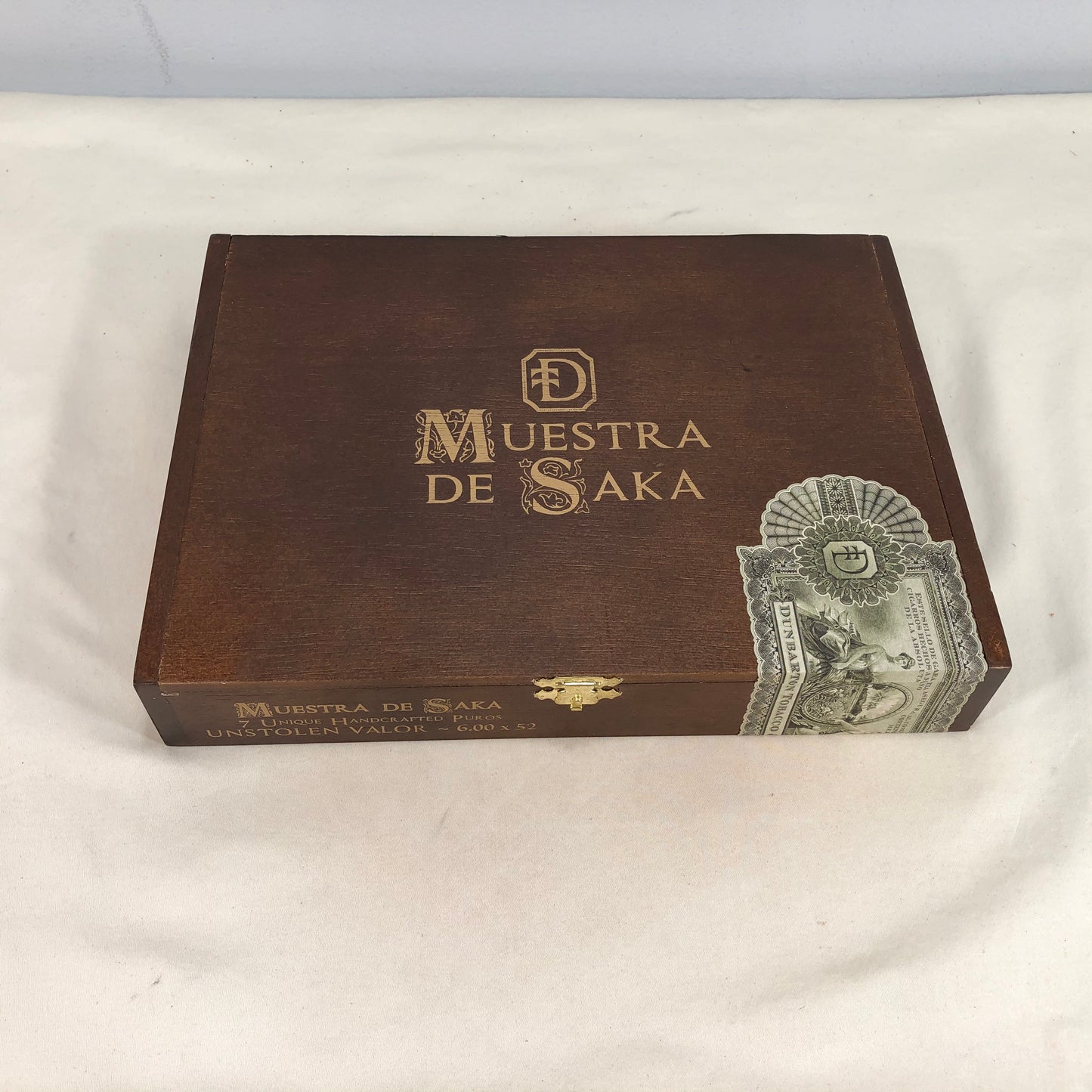 Muestra De Saka Unstolen Valor Empty Wooden Cigar Box 10x7.25x1.75