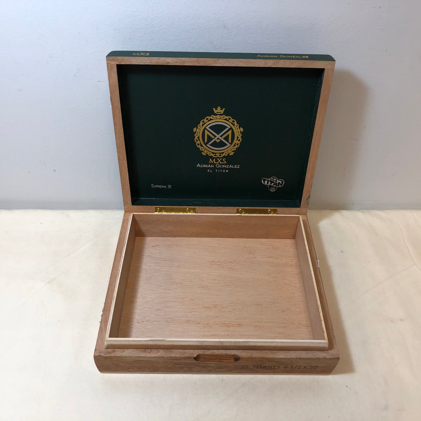 M.X.S. El Titan Empty Wooden Cigar Box 9x7.75x2