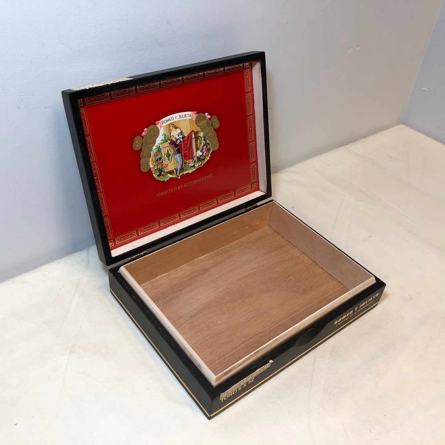 Romeo Y Julieta By Aj Fernandez Toro Empty Wooden Cigar Box 9.25x7x2