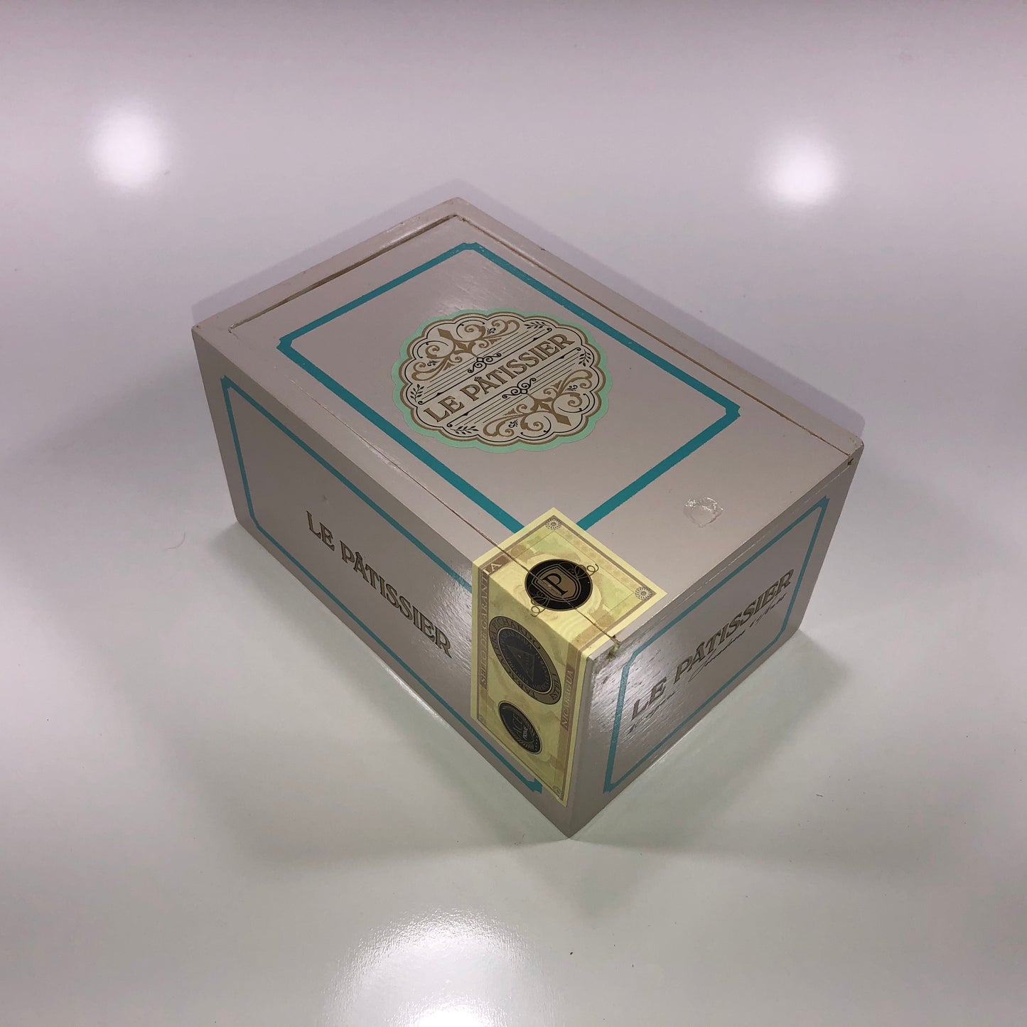 Le Patissier Senadores Empty Wooden Cigar Box 4.5x7x3.5