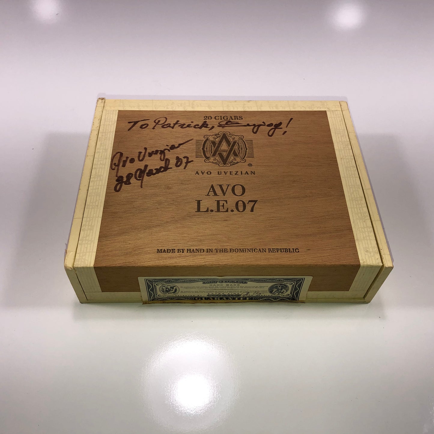 SIGNED Avo Uvezian L.E. 07 Wooden Cigar Box 7.75x6x2