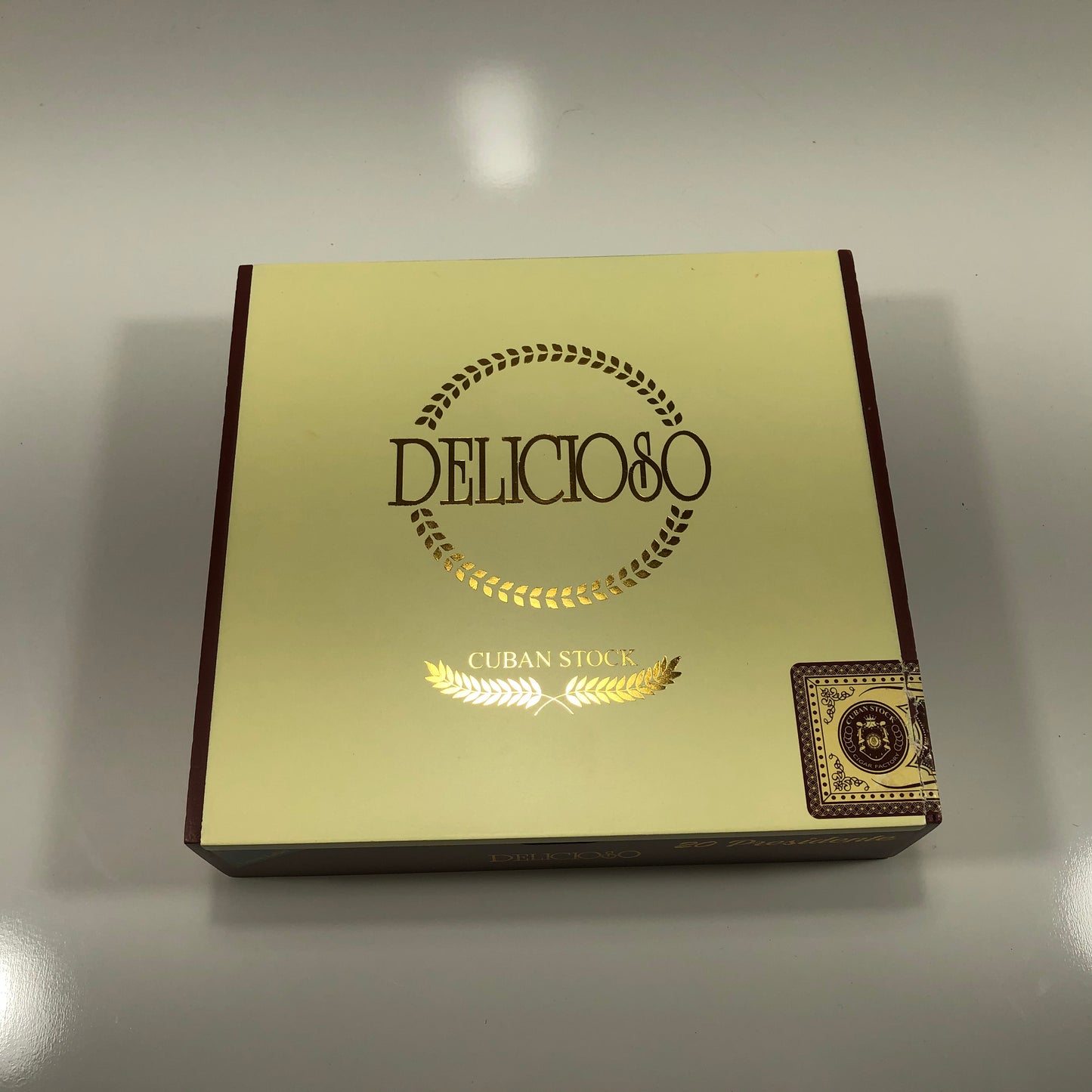 Delicioso Presidente Empty Wooden Cigar Box 8x7.75x2