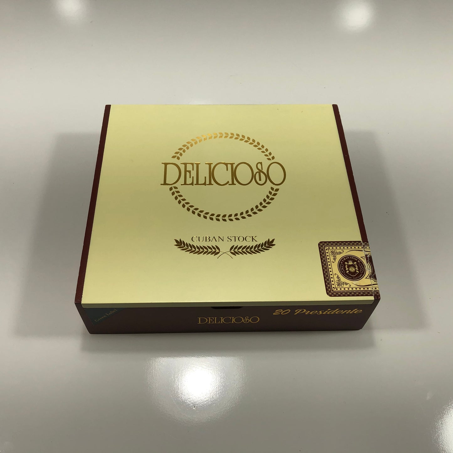 Delicioso Presidente Empty Wooden Cigar Box 8x7.75x2