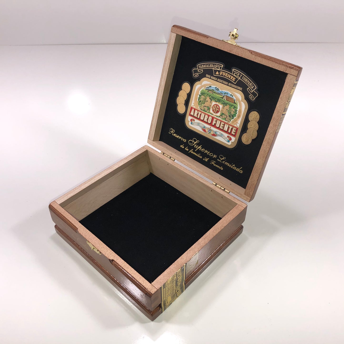 Arturo Fuente Don Carlos No3 Empty Wooden Cigar Box 7x6.25x2.75