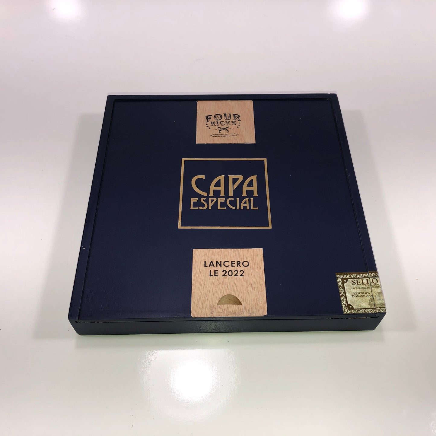 Four Kicks Capa Especial Lancero Empty Wooden Cigar Box 7.75x8.25x1