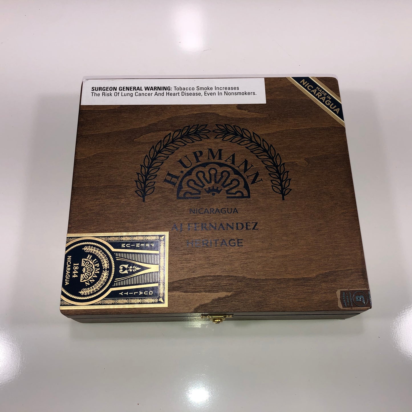 H Upmann Heritage Churchill Empty Wooden Cigar Box 9.25x8.25x2