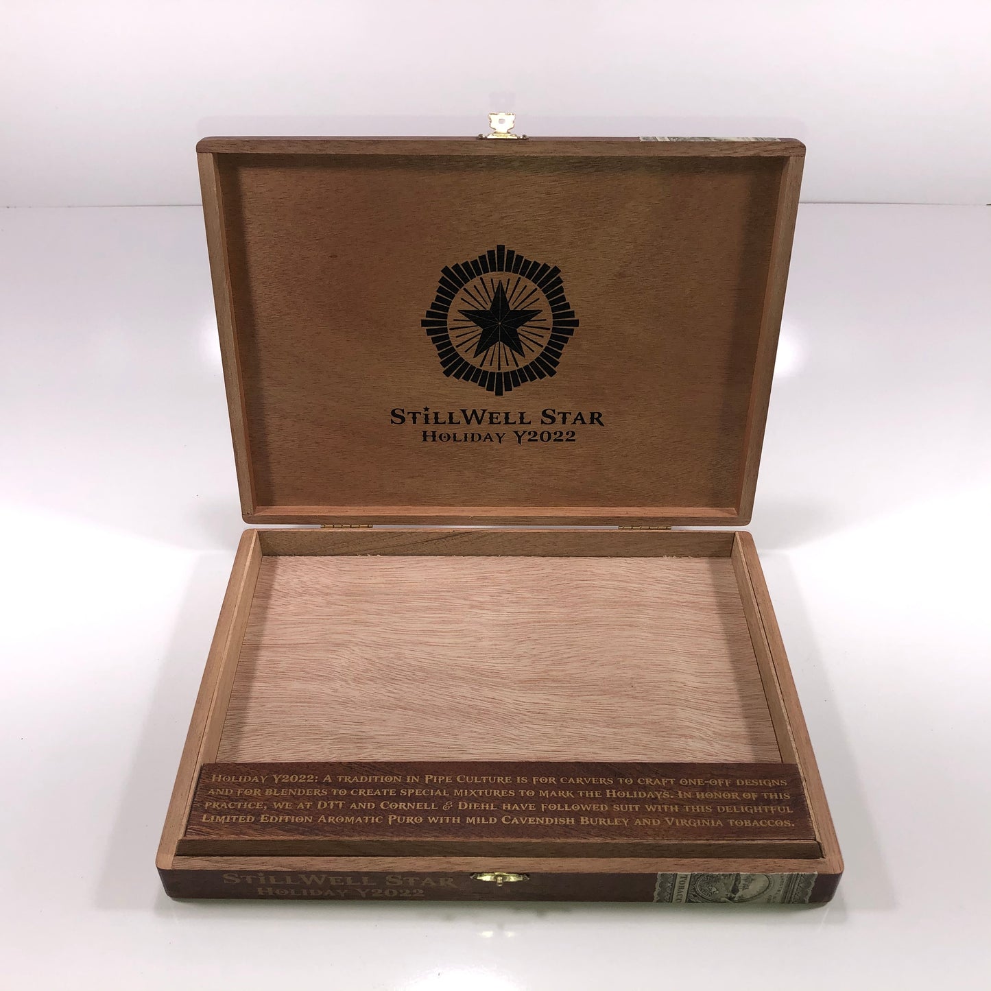 Dunbarton Stillwell Star Y2022 Empty Wooden Cigar Box 11.5x8.5x1.5