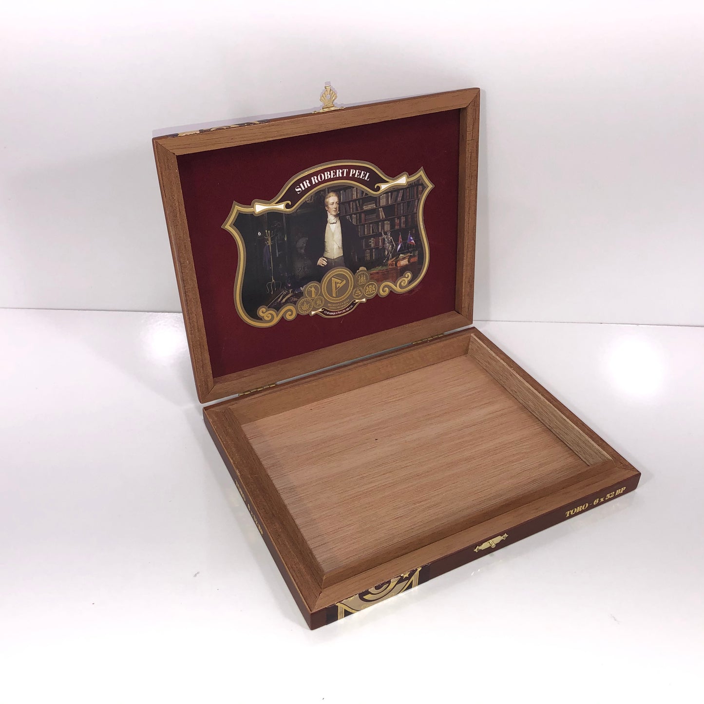 Protocol Sir Robert Peel Empty Wooden Cigar Box 9.5x7.5x1.25