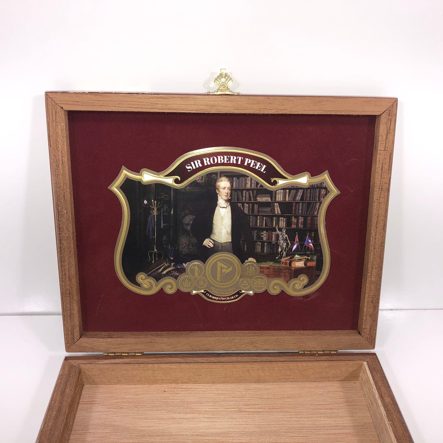 Protocol Sir Robert Peel Empty Wooden Cigar Box 9.5x7.5x1.25