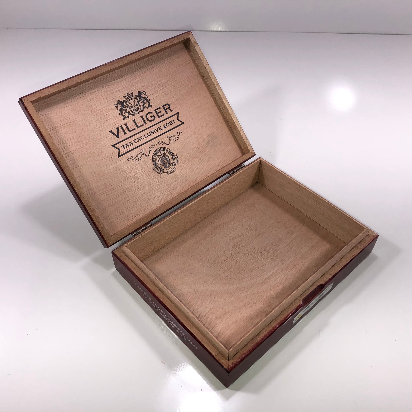 Villiger TAA Exclusive 2021 Empty Wooden Cigar Box 9.25x7x2