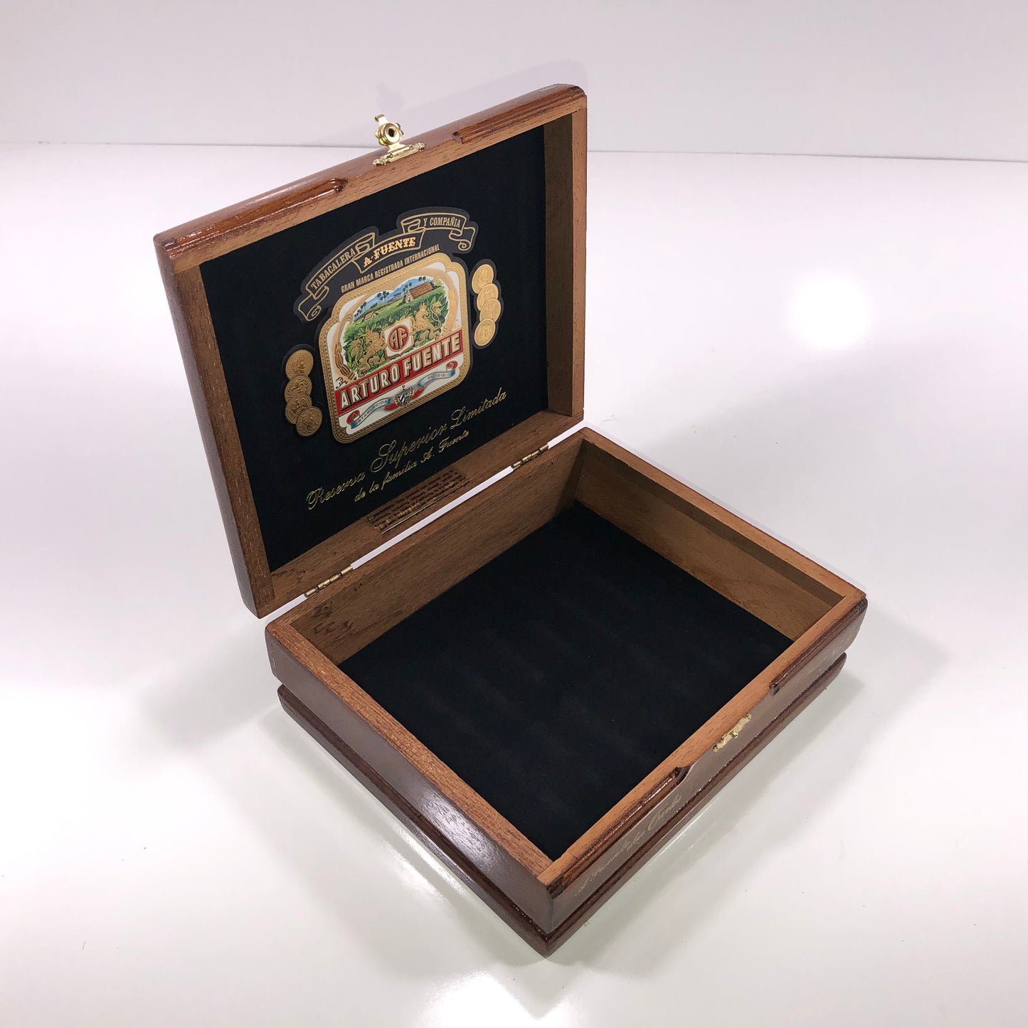 Arturo Fuente Don Carlos No2 Empty Wooden Cigar Box 8.25x6.75x3